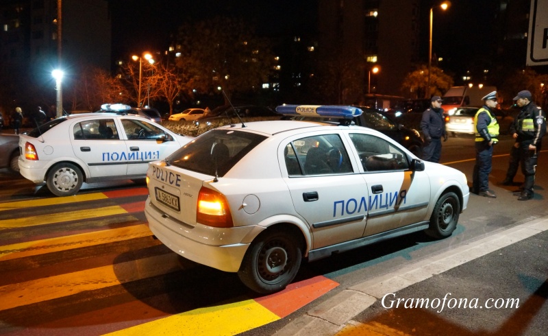 Катастрофа с 10 пострадали в София, на мястото вчера загинаха пешеходец и полицай