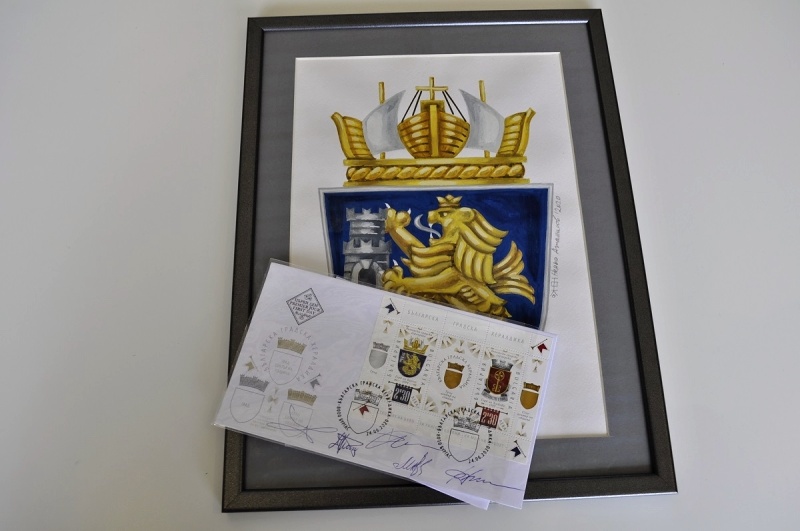 Гербът на Бургас ще пътува по света върху пощенска марка