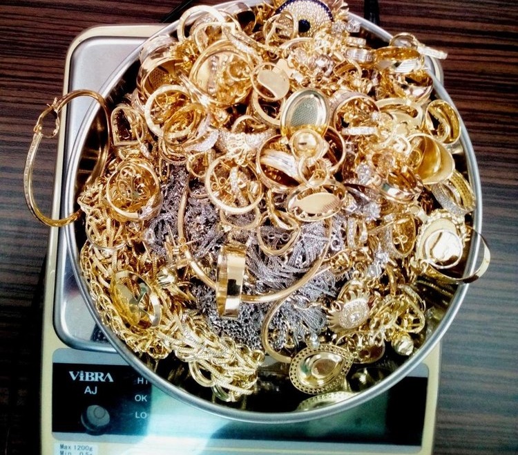 Златни накити в бельото на румънка хванаха на Лесово