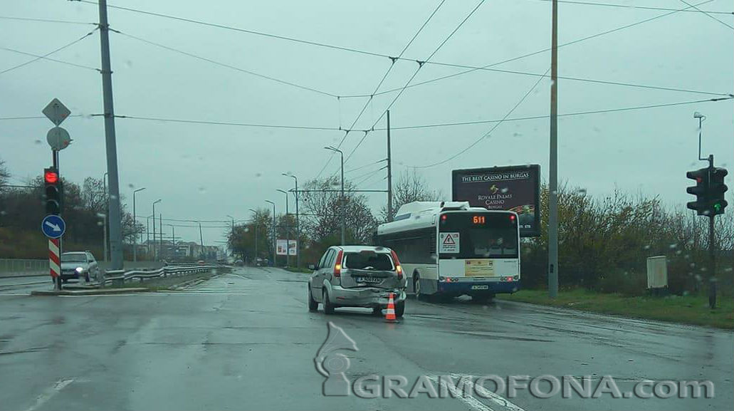  Катастрофа заради мокрия път