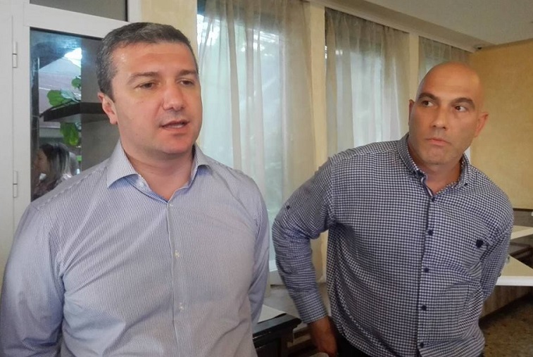 Драгомир Стойнев дойде в Бургас, за да иска министерски оставки