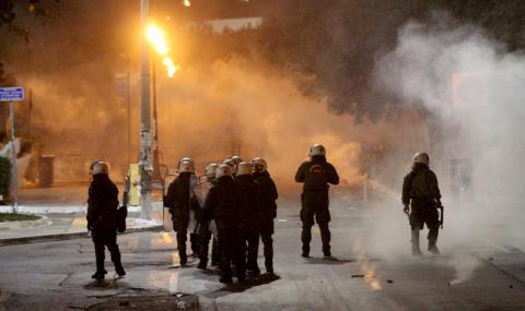 Анархисти предизвикаха хаос в Атина
