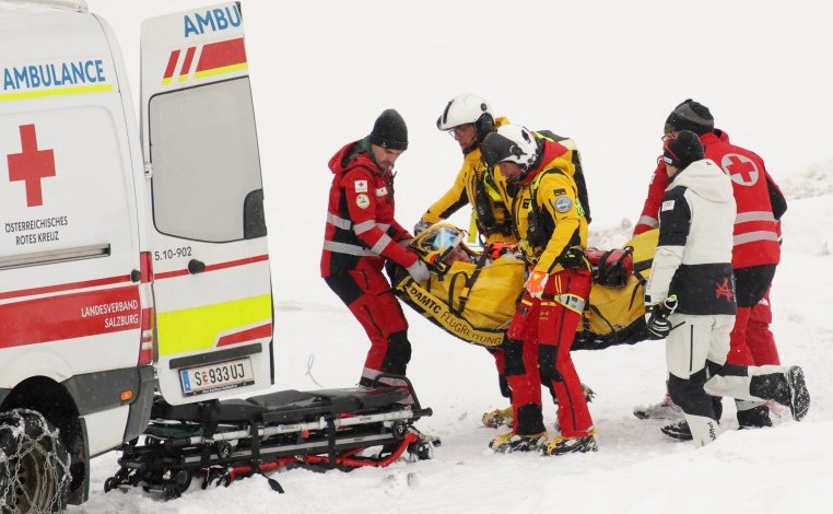 Осем скиори загинаха при лавини в Австрия