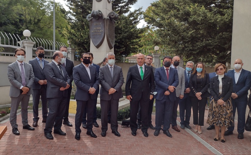 В турското консулство в Бургас  почетоха паметта на убит герой 