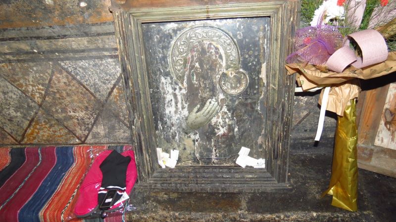 300-годишна икона на Богородица събира вярващи от цялата страна в село Яврово