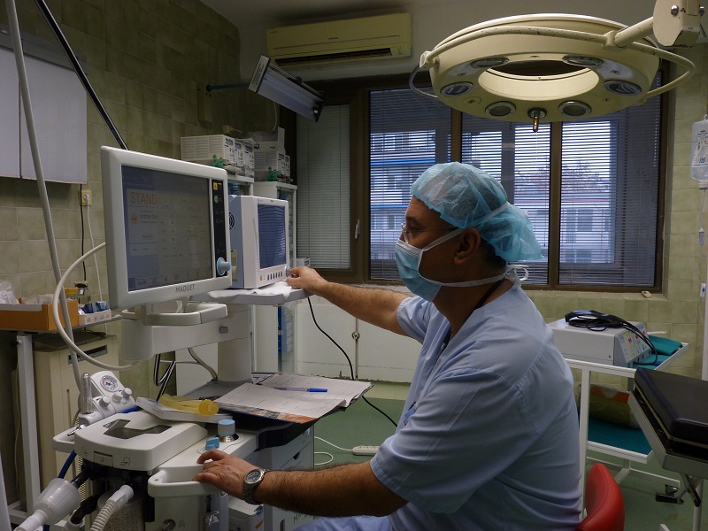 Супер апаратура за безкръвни операции получи МБАЛ-Бургас