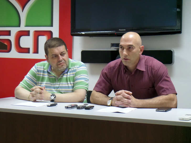 Липсата на кворум в парламента не спирала Станишев за Брюксел