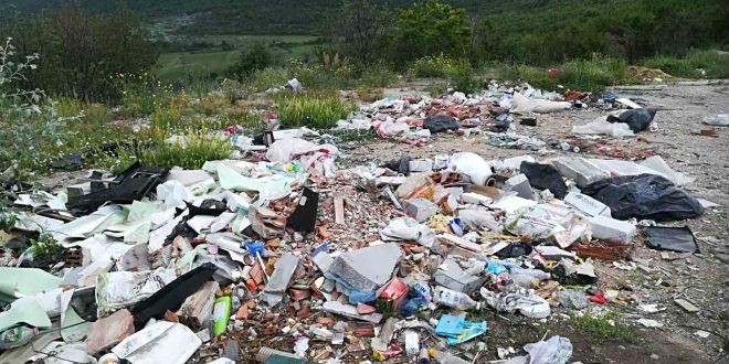 Прокуратурата се заема с отпадъците край Червен бряг