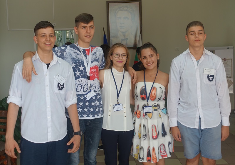 Ученици поеха управлението в Руската гимназия