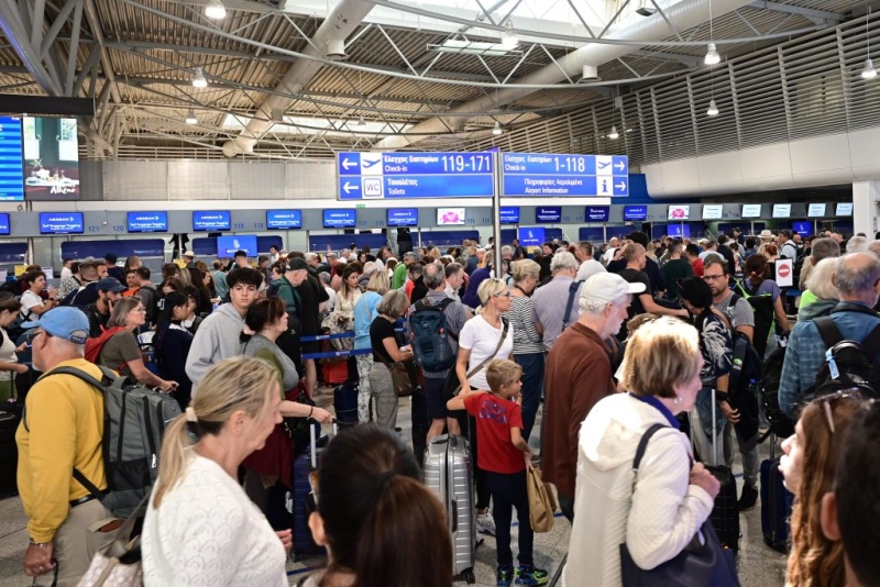 Затвориха софийското летище за няколко часа, утре - също