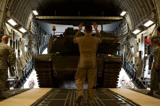 Американски танкове на бургаското летище