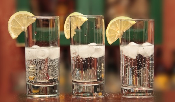 Туристи не поръчват, а плащат луди пари за питиета