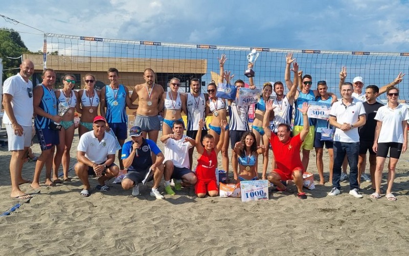 Елитни турнири по волейбол и ръгби вдигат адреналина на северния плаж в Бургас
