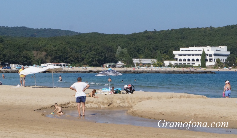 Министерството на туризма поема пълен контрол над морските плажове