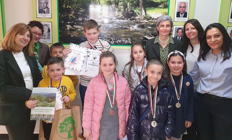 РДГ-Бургас награди малки творци за Седмицата на гората