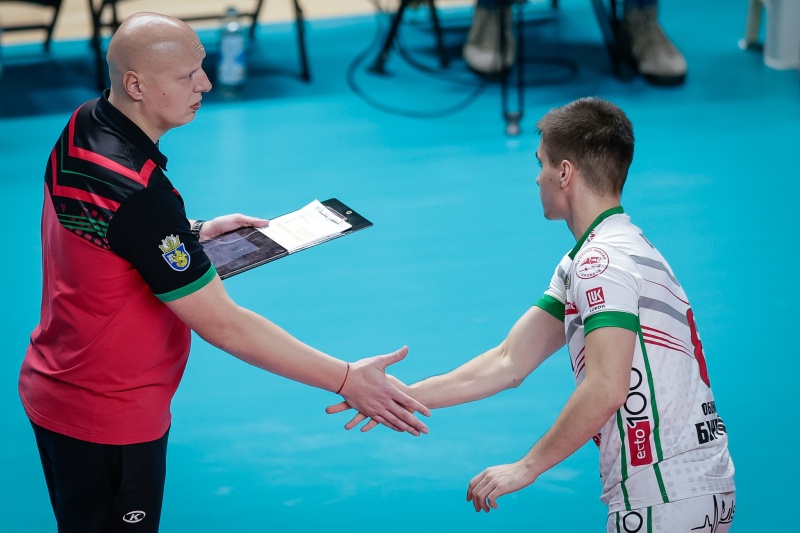 Иван Станев започна с победа третото си назначение като старши треньор на Нефтохимик