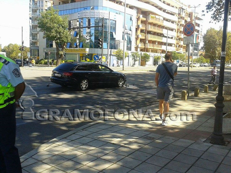 Катастрофа около Трета поликлиника се размина без пострадали