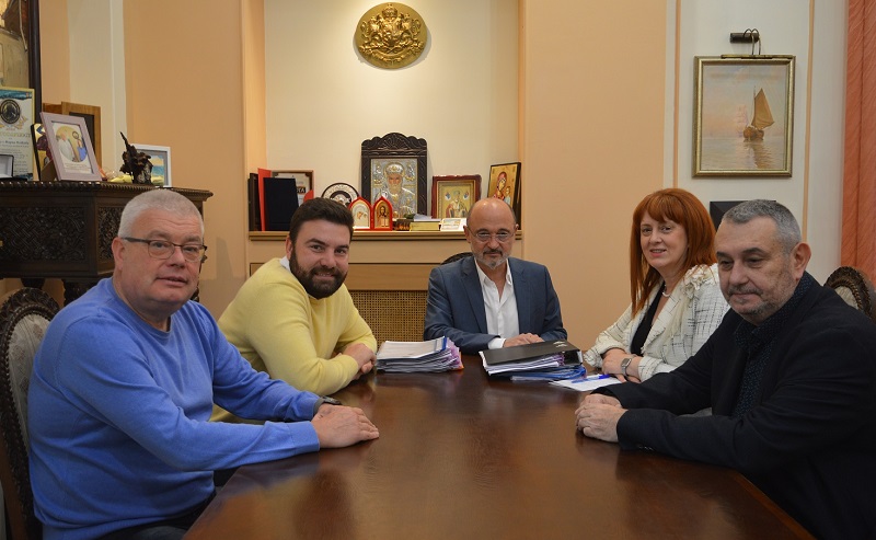 Министърът на здравеопазването и областният управител обсъдиха приоритетните здравни проекти на област Бургас