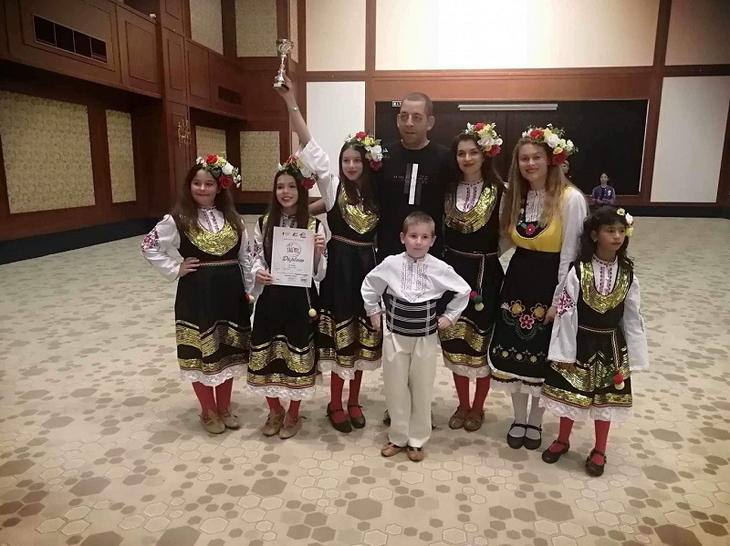 Танцова формация „Петлите“ с две награди на Международния арт фестивал в Турция