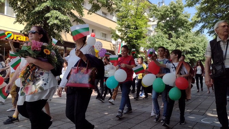 Възраждане не иска 24 май да е национален празник, било претопляне на русофобски манджи