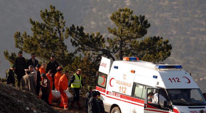 Над 60 нелегални са ранени при катастрофа в Турция