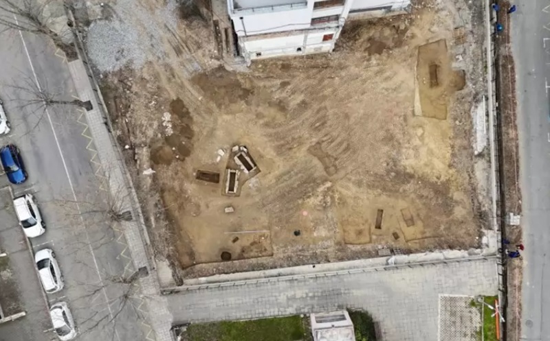 Златни накити излязоха изпод училищен двор в Несебър