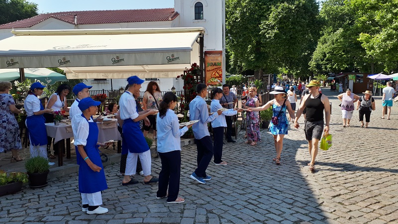 Младежите от дома в Атия показаха кулинарни умения