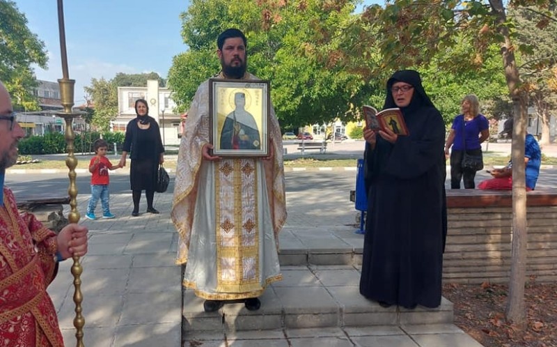 Чудотворна икона гостува в манастир край „Меден рудник“