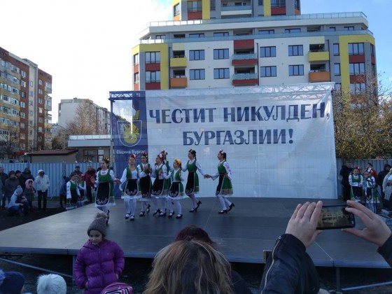 Голям никулденски концерт за жителите на най-многобройния бургаски комплекс