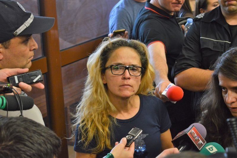 Десислава Иванчева излъчва на живо ареста си, влиза в затвора за 7 години