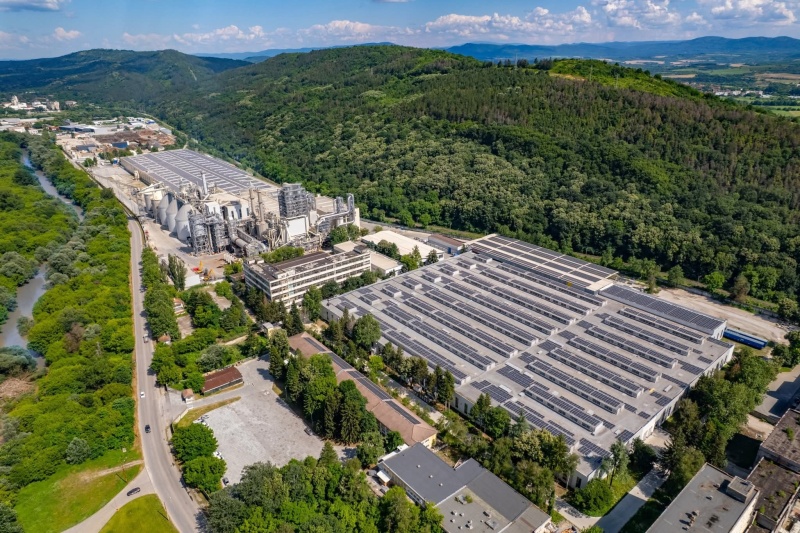 Съдът в Бургас е спрял затварянето на ПДЧ линията на Кроношпан във Велико Търново