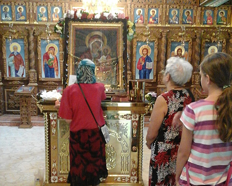 Чудотворна икона в бургаския храм „Свети Иван Рилски“