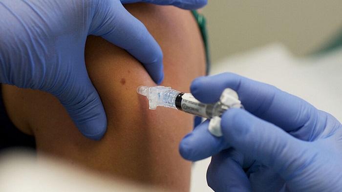 Великобритания одобри ваксината на Пфайзер за деца между 12 и 15 години