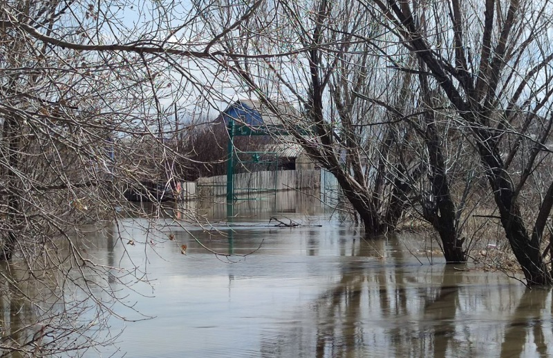 Пролетните наводнения потопиха над 15 600 къщи в Русия