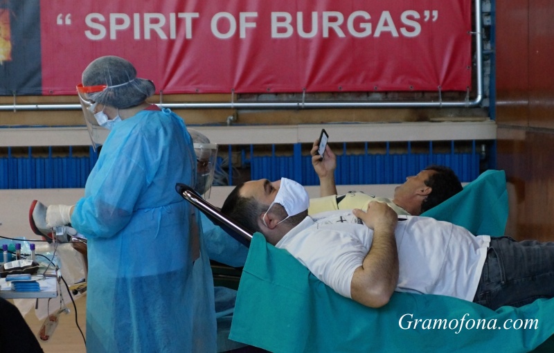 Още над 30 спортисти даряват кръв в Бургас
