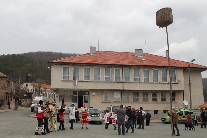 В Бродилово гонят зимата