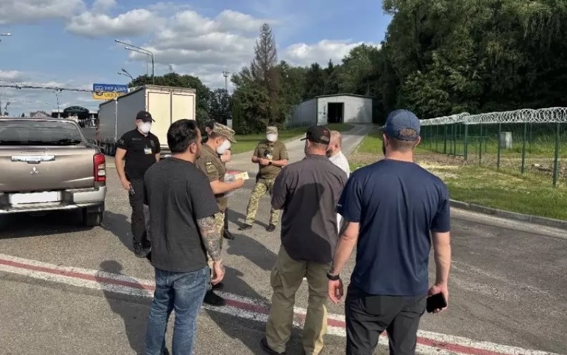 САЩ проверяват визите на 55 милиона чужденци