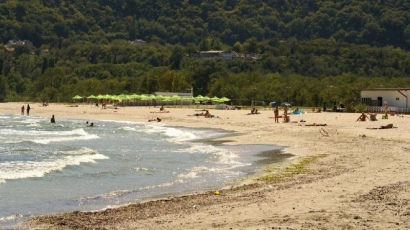 Откриват процедури за концесия за морските плажове „Аспарухово“ и „Кранево - Международен детски лагер“