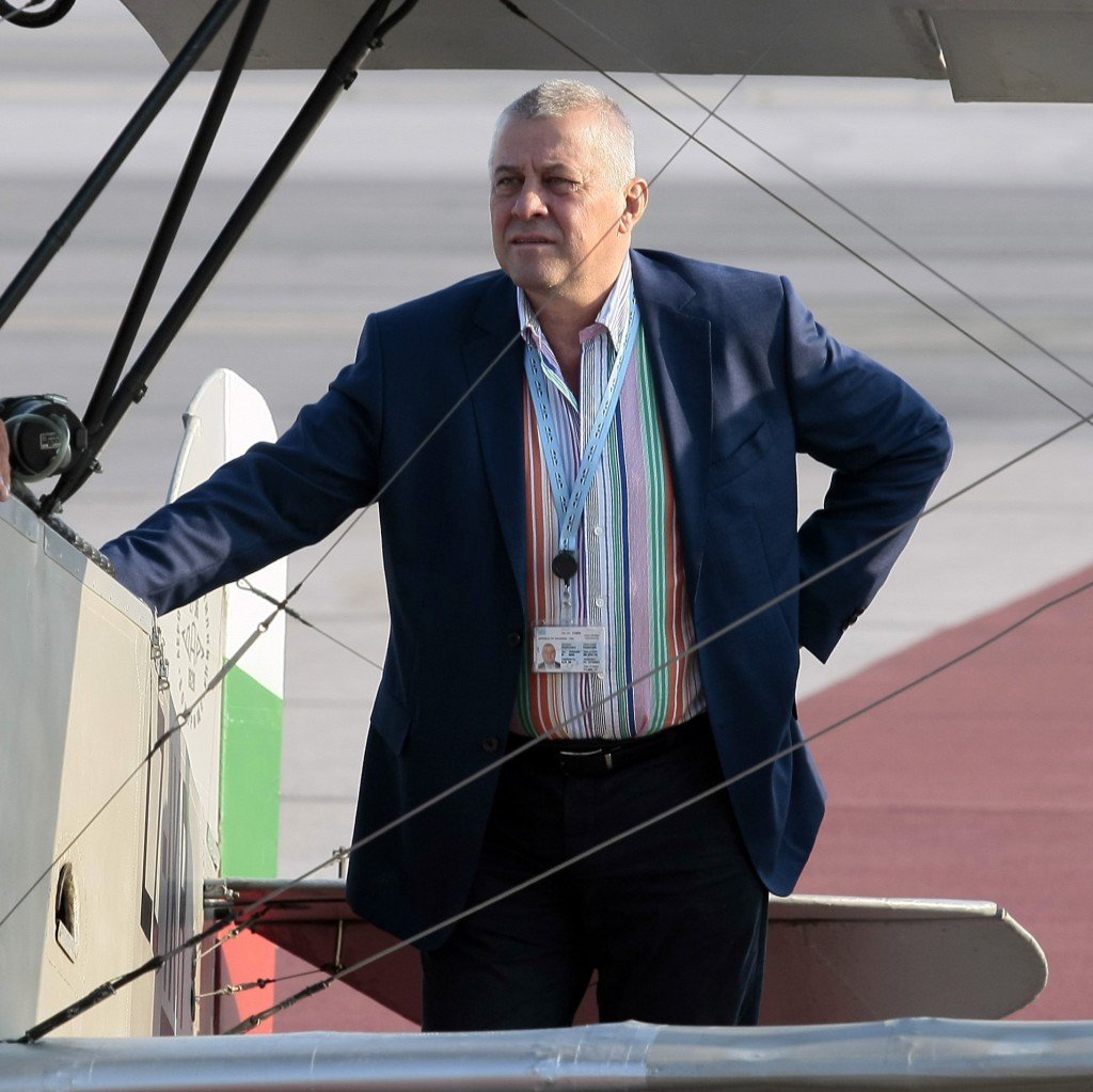 Директорът на Авиоотряд 28 подал оставка часове преди инцидента с „Фалкона“