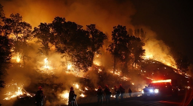 9 души са загинали от пожарите в Калифорния