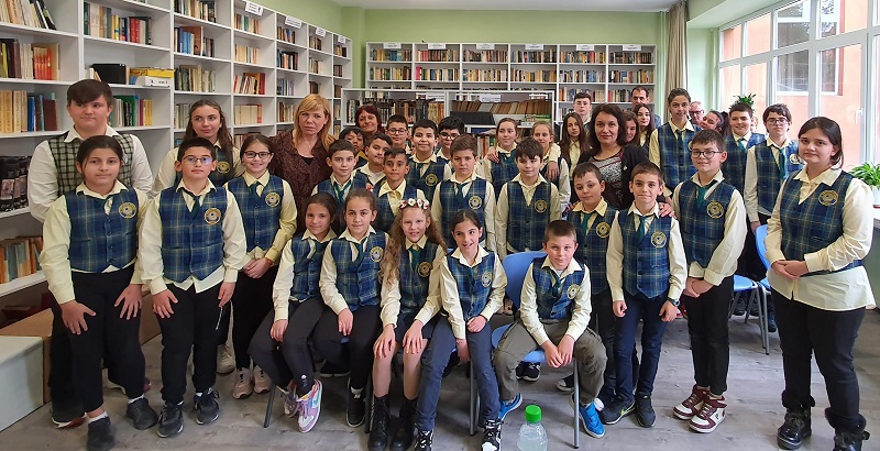 Учениците от СУ „Константин Петканов“ се потопиха в света на поезията 