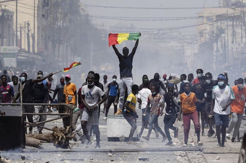 Кървави размирици в Сенегал 