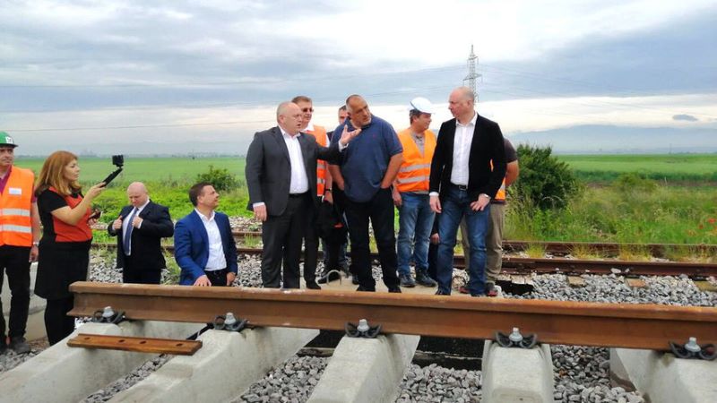 Влаковете между София и Бургас ще „хвърчат“ със 160 км/ч до 2025 г.