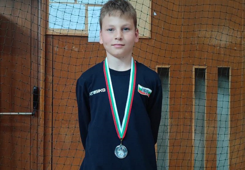 Сребро за Черноморец от държавния личен шампионат по борба за деца