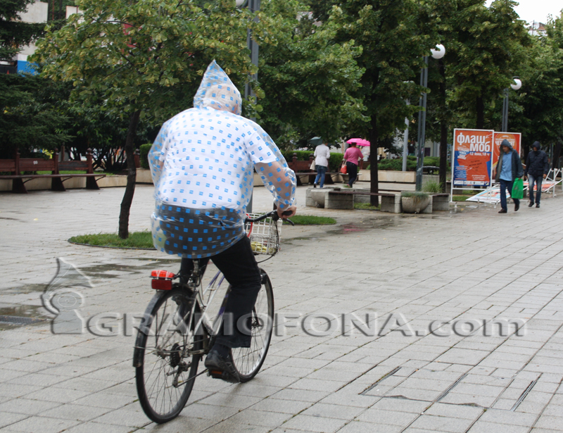 Оранжев код за силен дъжд в Бургаско
