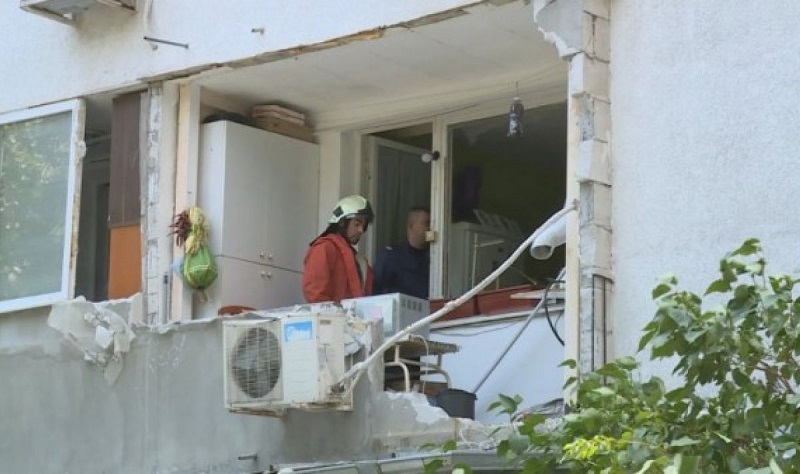 Мощен взрив във Варна, жена е пострадала