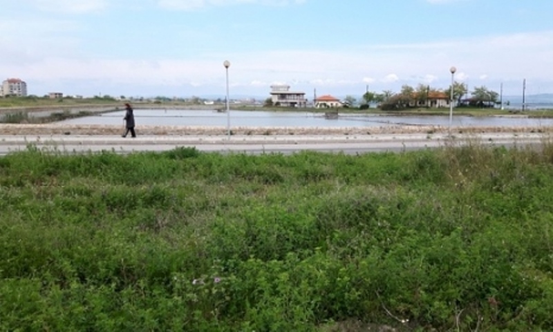 Земята около Музея на солта в Поморие се разпродава заради петролни дългове