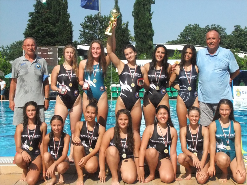 Бургаската водна топка спечели историческа шампионска титла при девойките