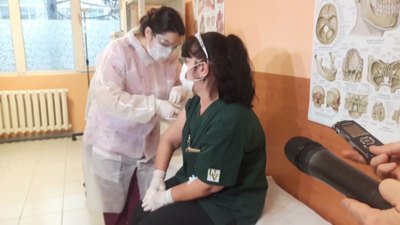 Днес ще се ваксинират 20 медици от УМБАЛ-Бургас, а утре още 75