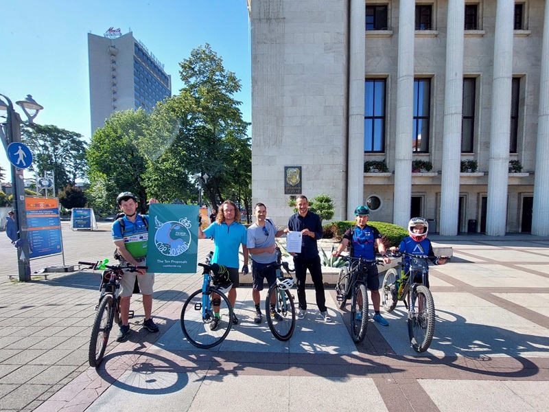 Бургас е единствената българска община изпратила своите вело ангажименти в Бразилия чрез COP30 Bike Ride